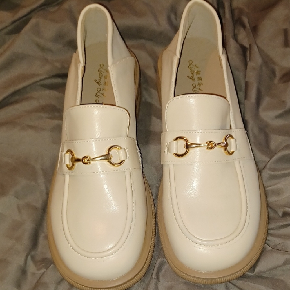 Womens 8 Liang Li Fi Loafers